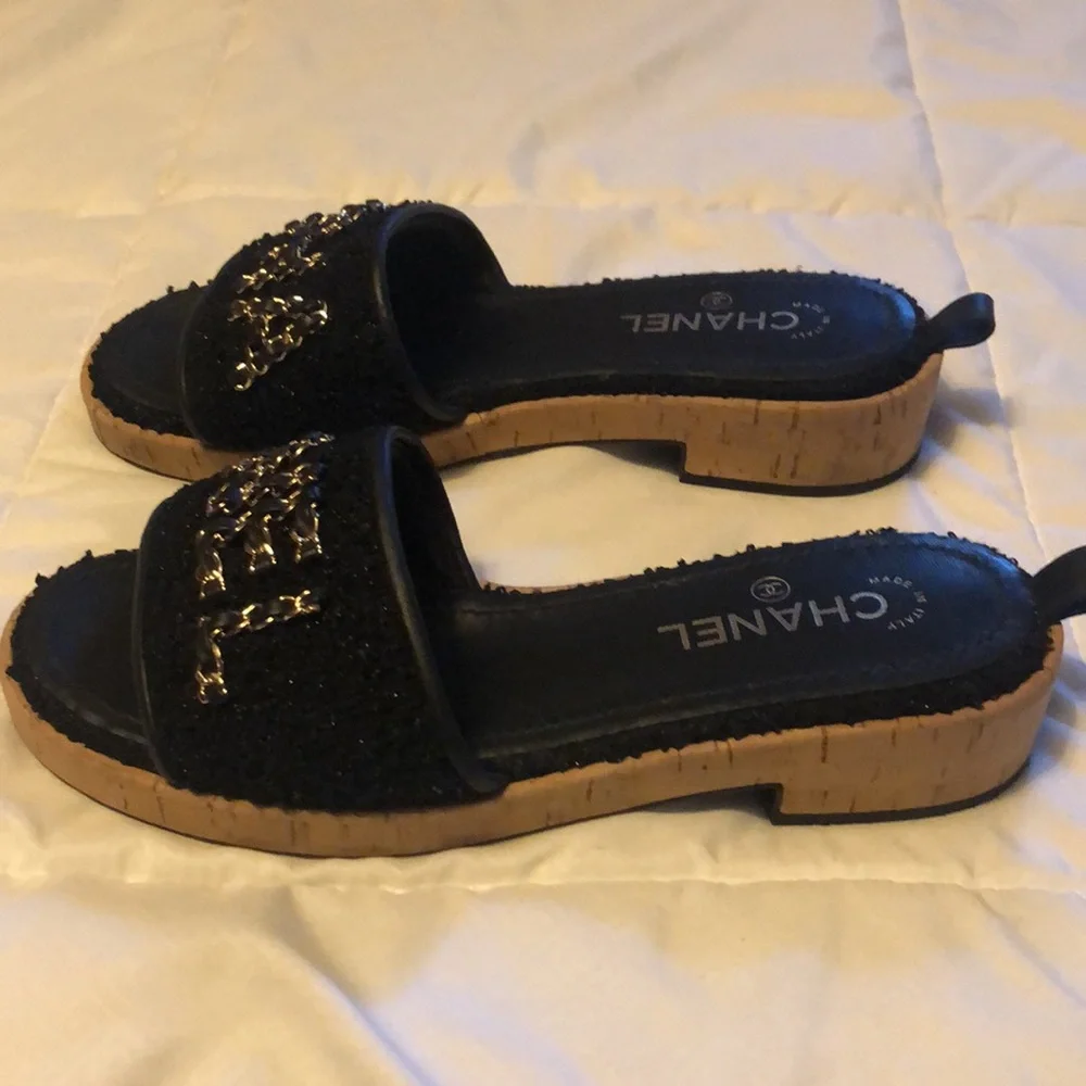 Autentic CHANEL sandals - Picture 2 of 9